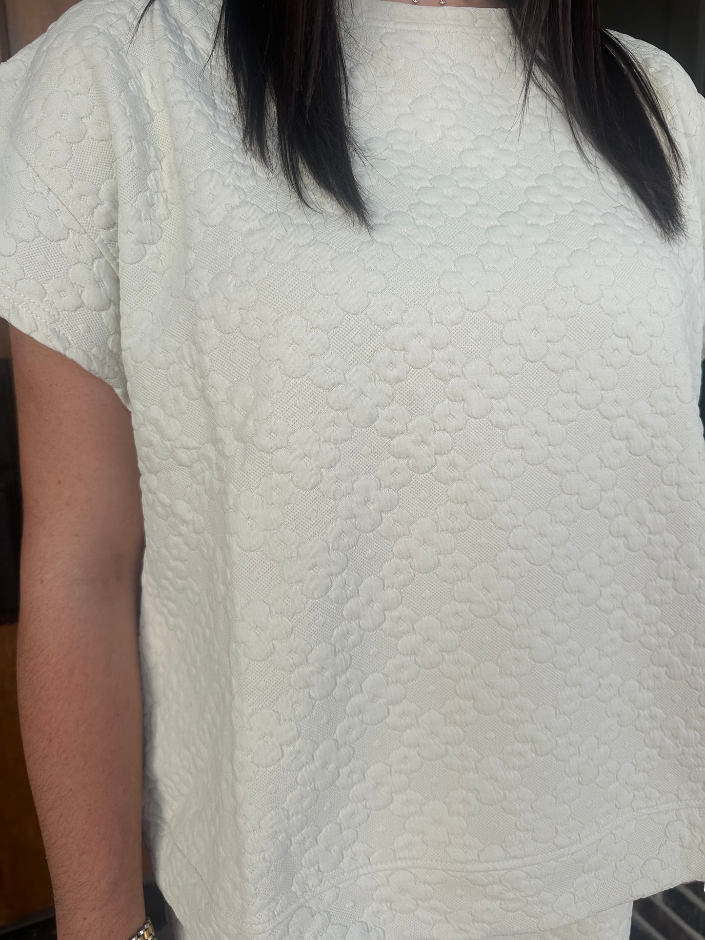 The Sierra Cream Flower Textured Set