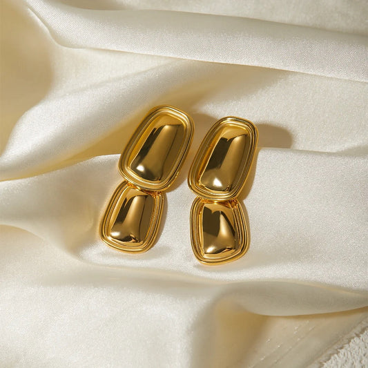 The Sommer Gold Dangle Earring