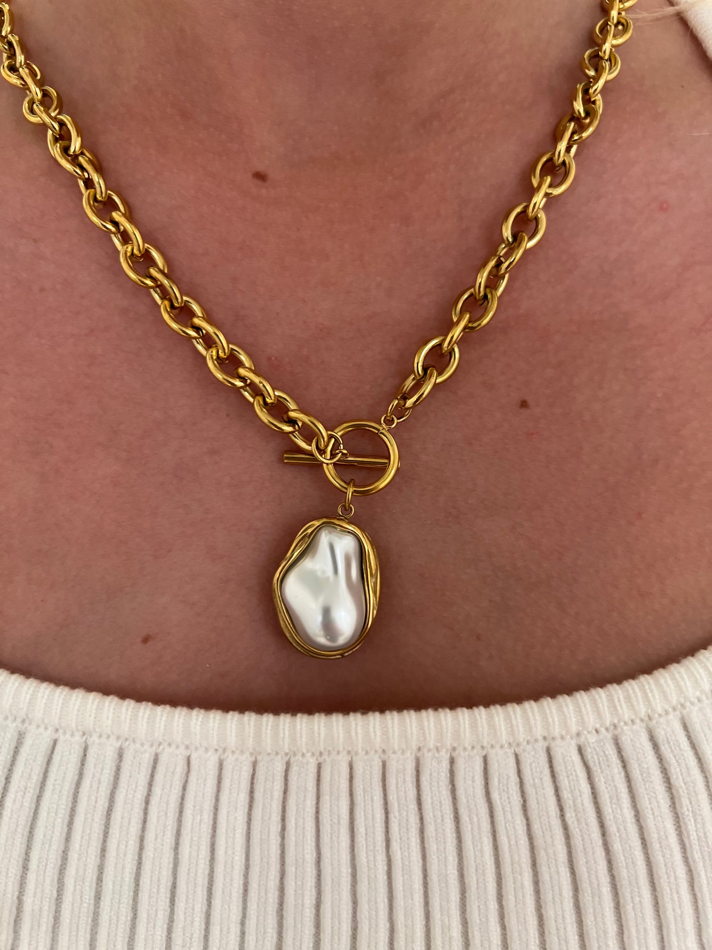 The Ava Pearl Drop Necklace